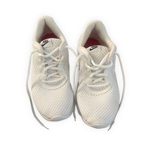 Women’s Nike Tanjun White Sneaker Size 11